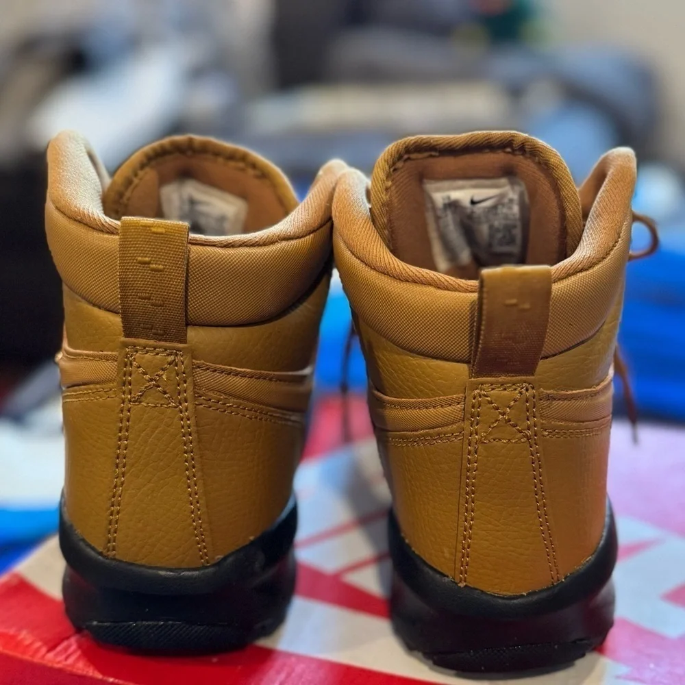 Kids Boys/Girls Brown Nike Manoa Boots Size 3Y Brand New
